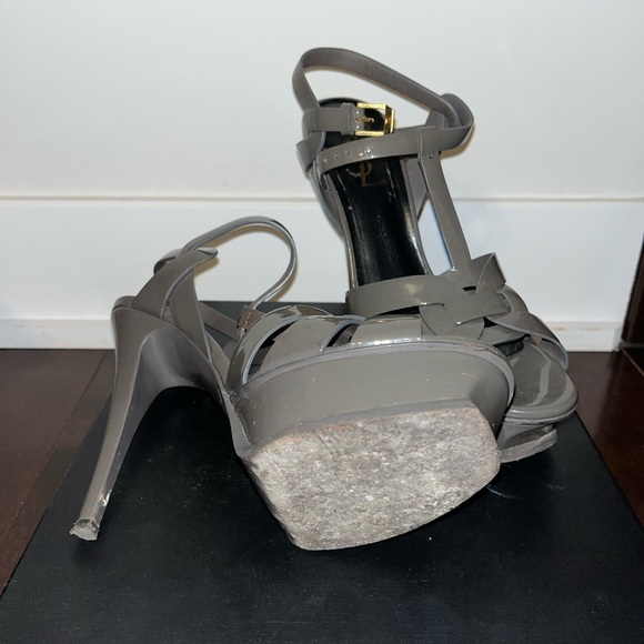 Saint Laurent Tribute in Grey - Picture 3 of 3